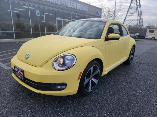 2014 Volkswagen Beetle 2.5L with Sunroof, Sound, and Navigation