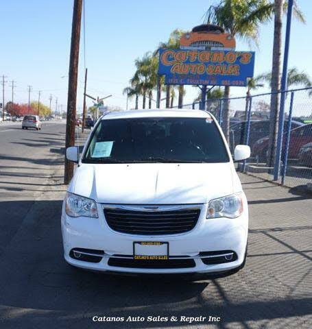 2013 Chrysler Town & Country S FWD