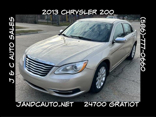 2013 Chrysler 200 Limited Sedan FWD