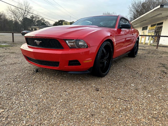 2011 Ford Mustang V6 Coupe RWD