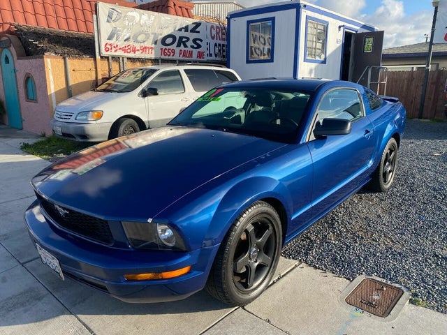 2007 Ford Mustang V6 Deluxe Coupe RWD