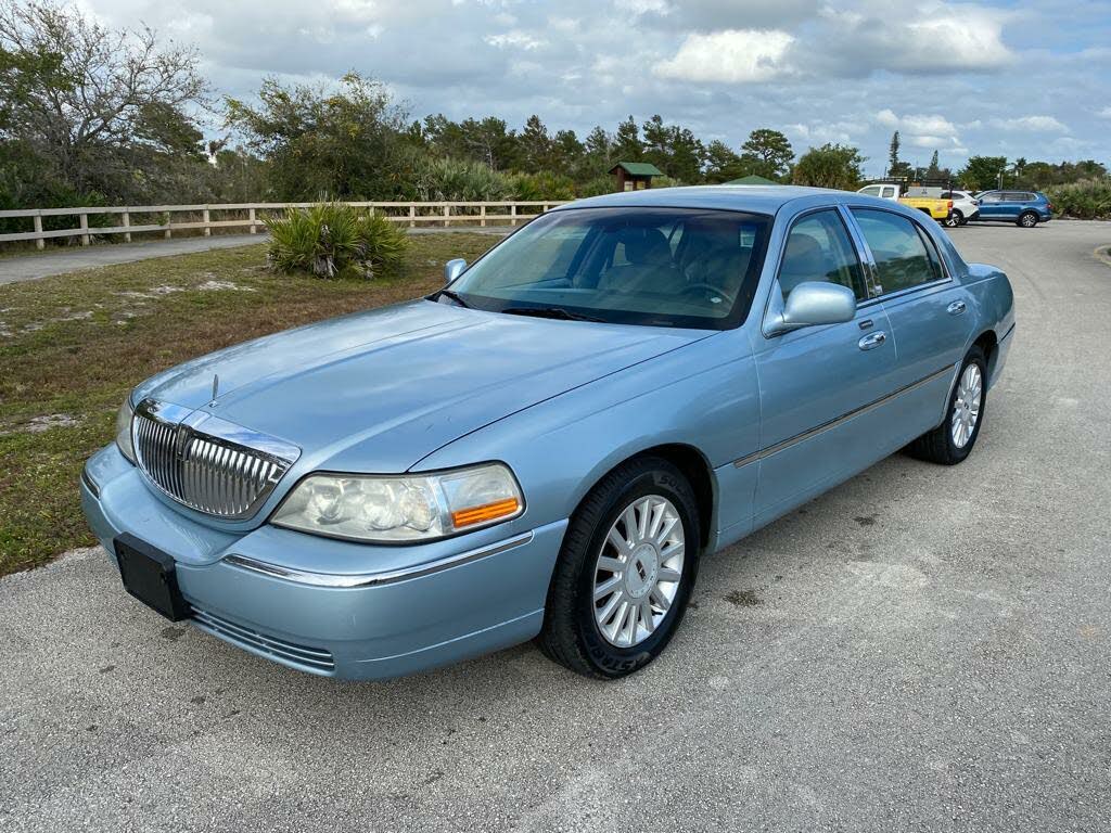 2005-Edition Signature (Lincoln Town Car) For Sale In Miami, FL - CarGurus