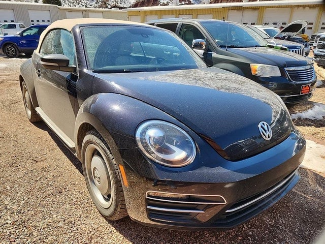 2018 Volkswagen Beetle 2.0T S Convertible FWD with Style and Comfort Package