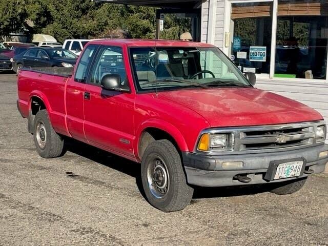 1994 Chevrolet S-10 LS Extended Cab 4WD