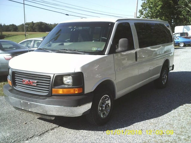 2003 GMC Savana 2500 Passenger Van