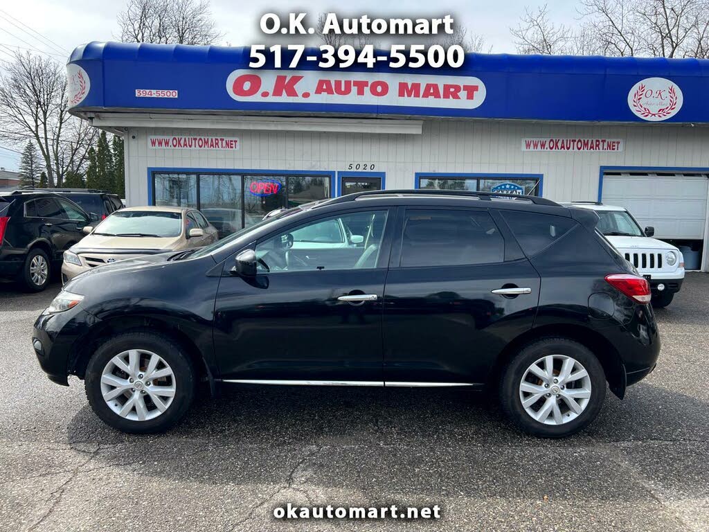 2011 black nissan murano