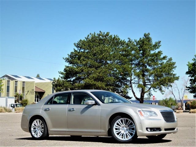 2012 Chrysler 300 C Luxury Series RWD