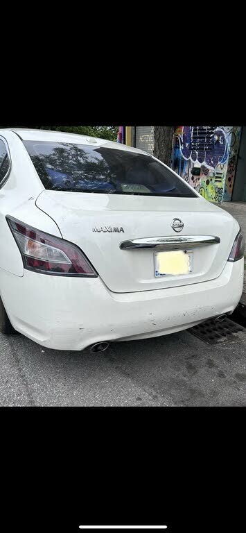 white nissan maxima 2011