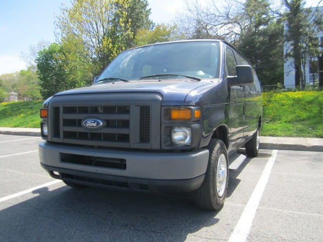 2012 Ford E-Series E-350 XLT Super Duty Passenger Van