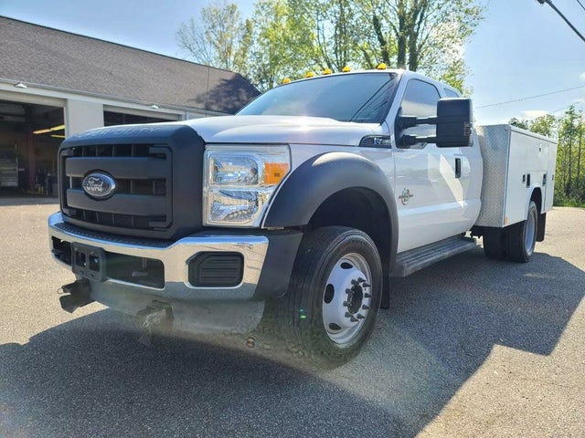 2012 Ford F-450 Super Duty Chassis XLT SuperCab DRW RWD