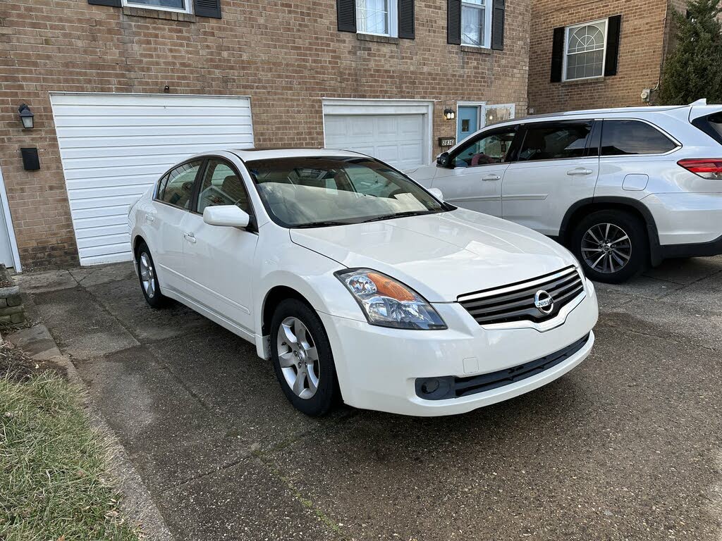 2008 nissan altima white