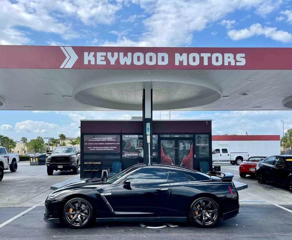 used 2011 nissan gt r