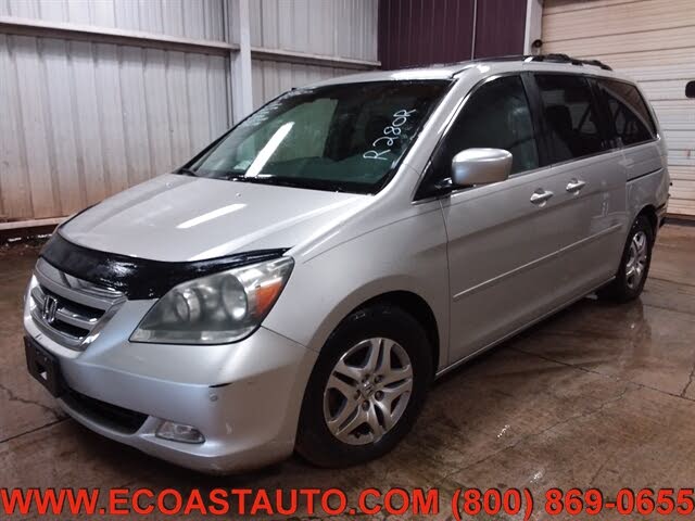 2005 Honda Odyssey Touring FWD with DVD and Navigation