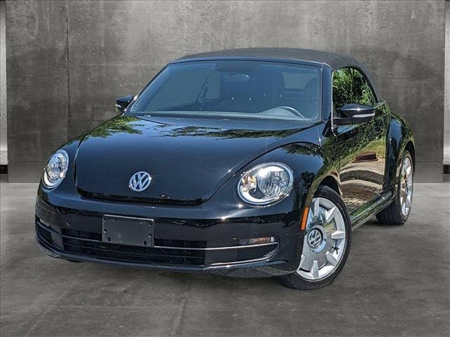 2013 Volkswagen Beetle 2.5L Convertible with Sound and Navigation