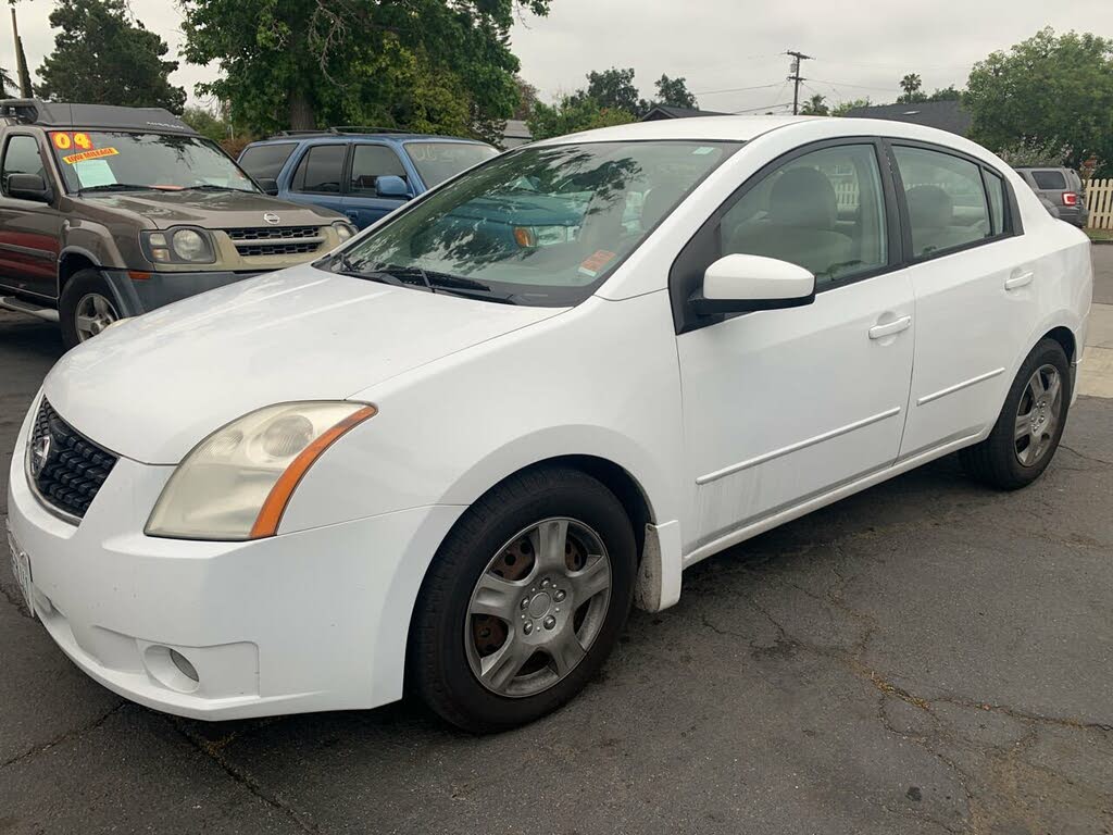 white nissan sentra 2008