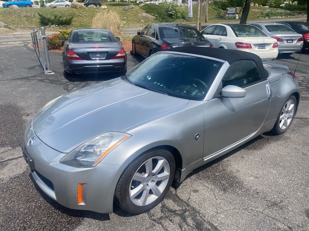 nissan 350z silver convertible