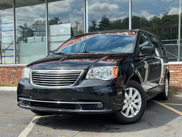2016 Chrysler Town & Country S FWD