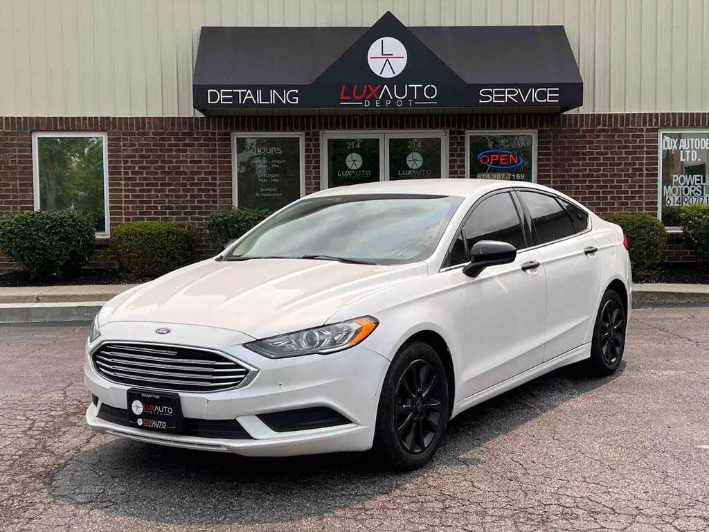 https://static.cargurus.com/images/forsale/2023/06/16/01/52/2017_ford_fusion-pic-7693735067015982951-1024x768.jpeg