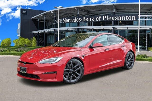 2022 tesla model s red