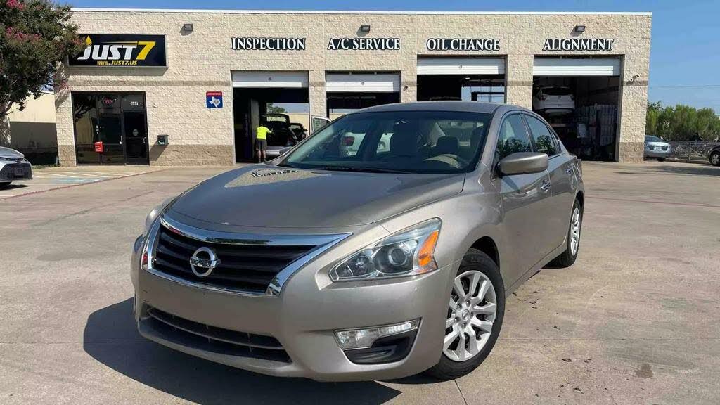 2014 nissan altima gold