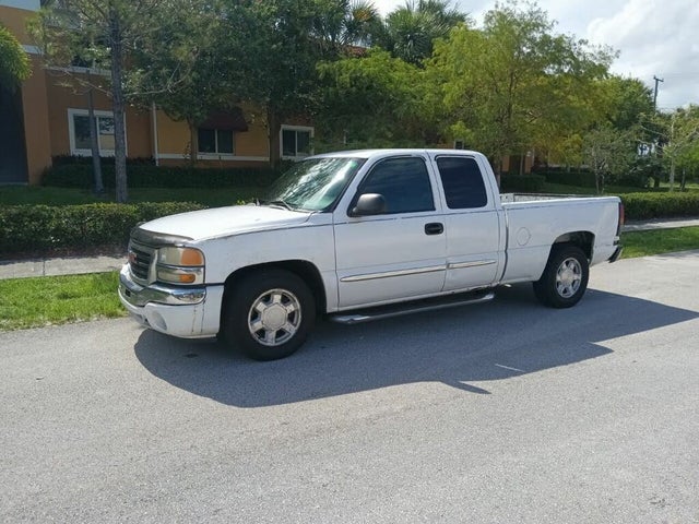 2007 GMC Sierra Classic 1500 SLE1 Extended Cab Short Bed RWD