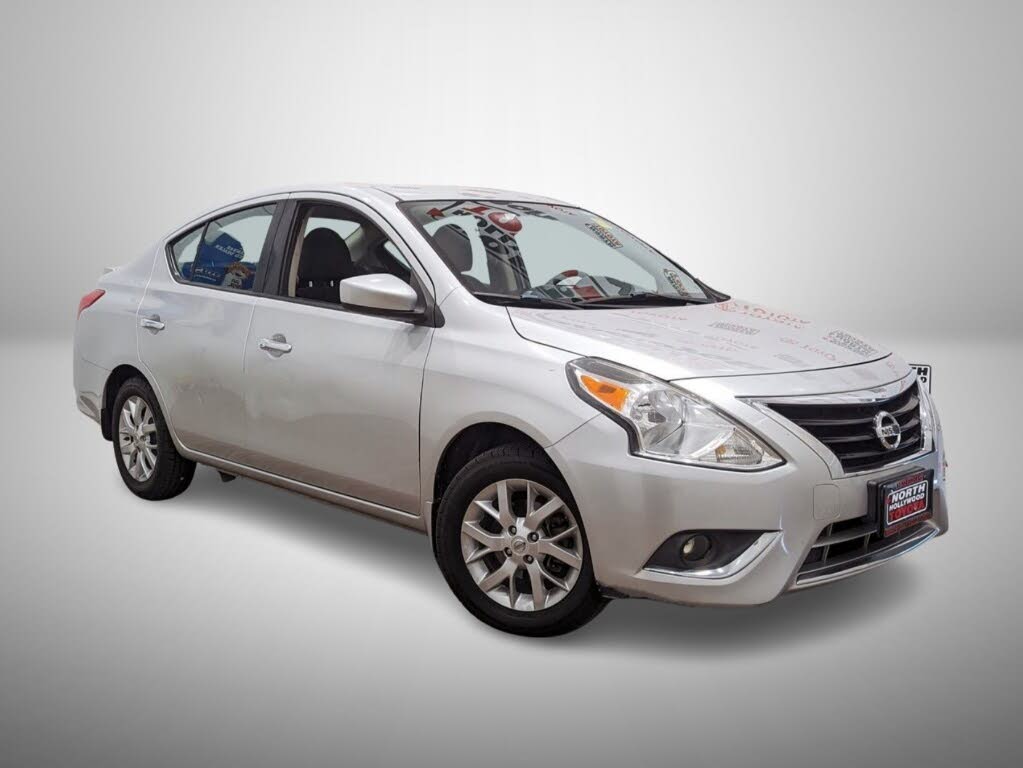 2016 nissan versa silver