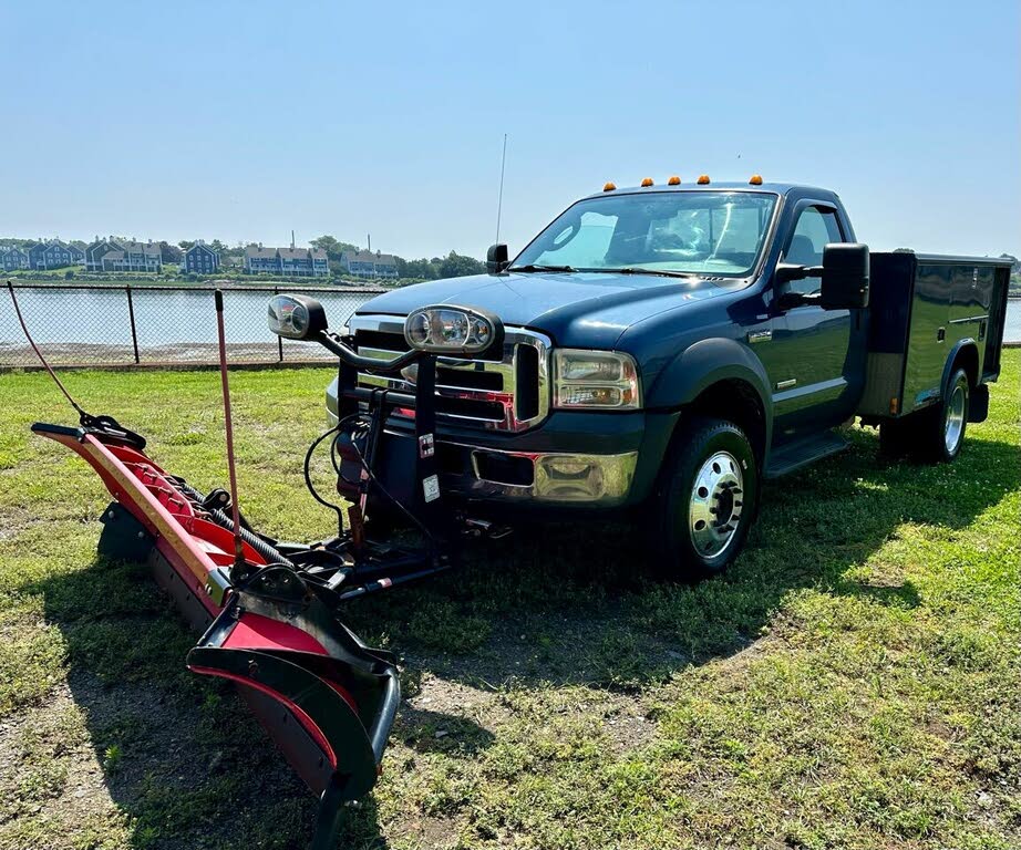 2005 Ford F-550 Super Duty Chassis XL