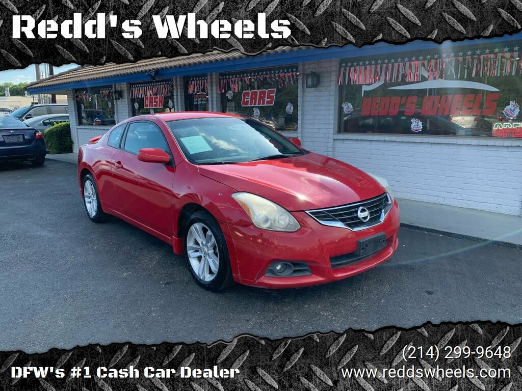 2011 nissan altima coupe red