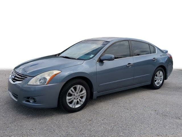 is a 2011 nissan altima a good car