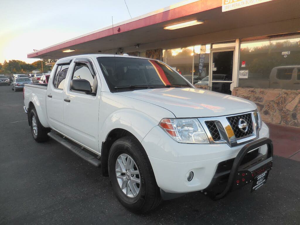 2018 Nissan Frontier SV V6 Crew Cab
