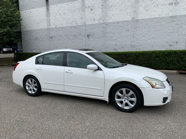 white nissan maxima 2007