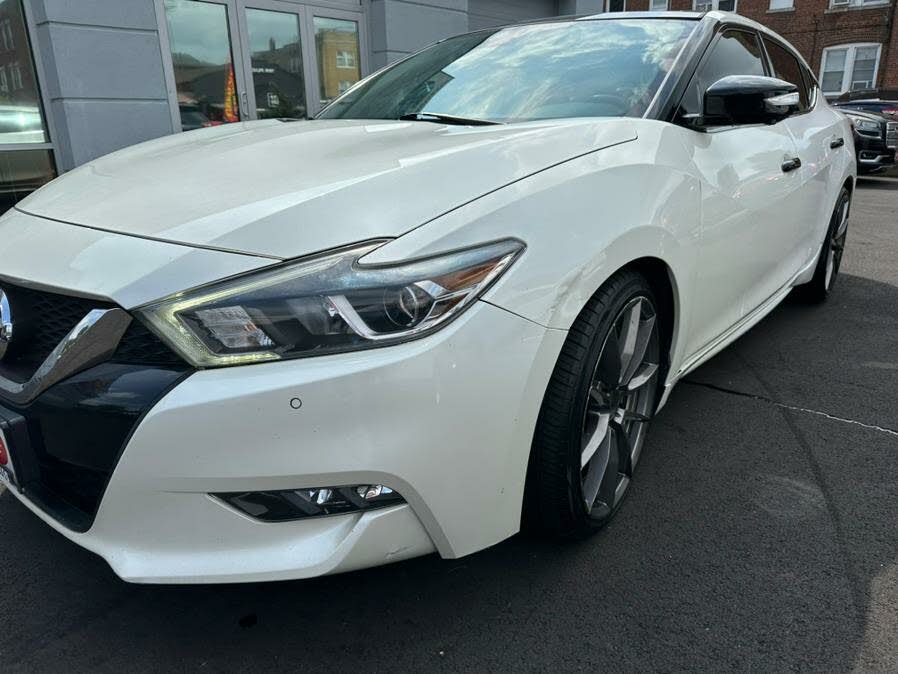 2017 white nissan maxima platinum