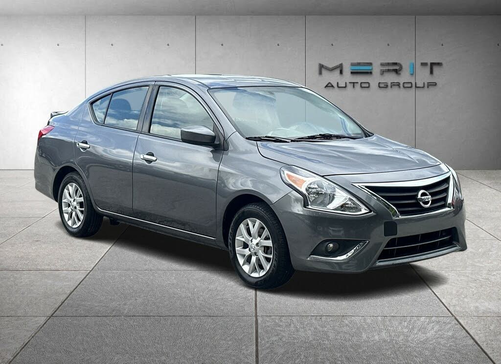 2018 nissan versa grey