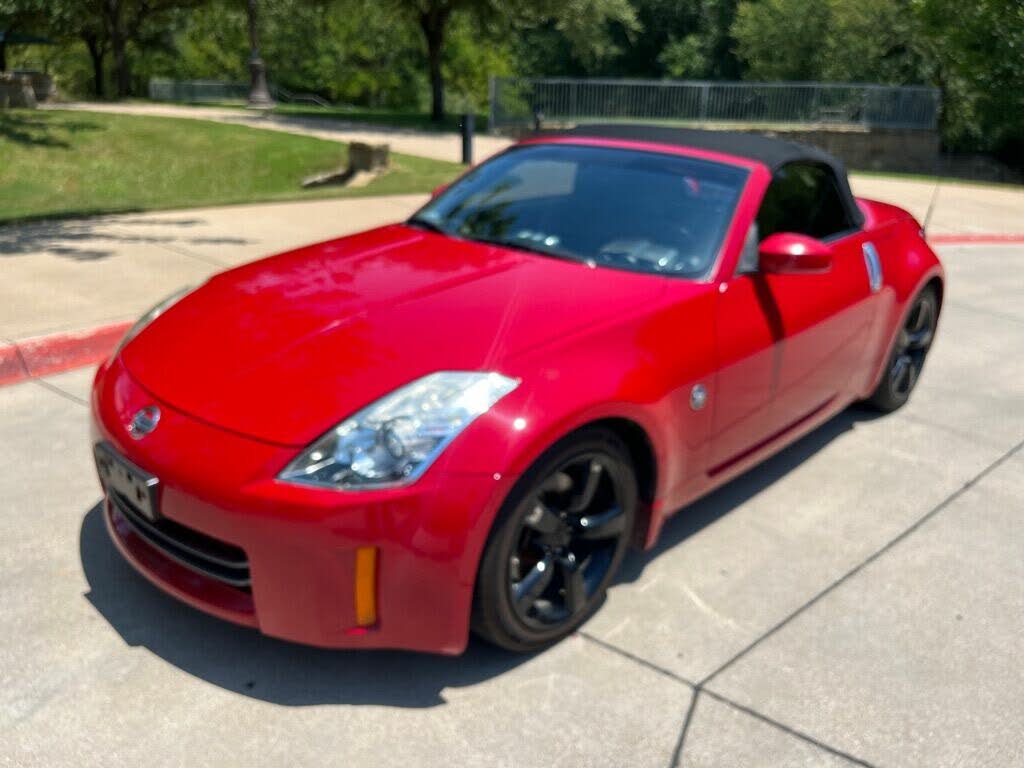 2006 nissan 350z red