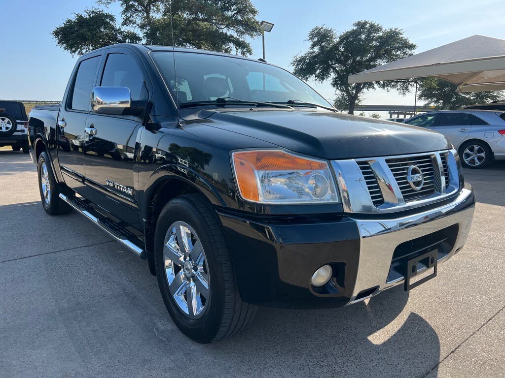 2010 nissan titan black