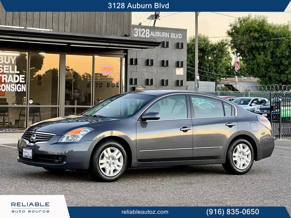 2009 grey nissan altima