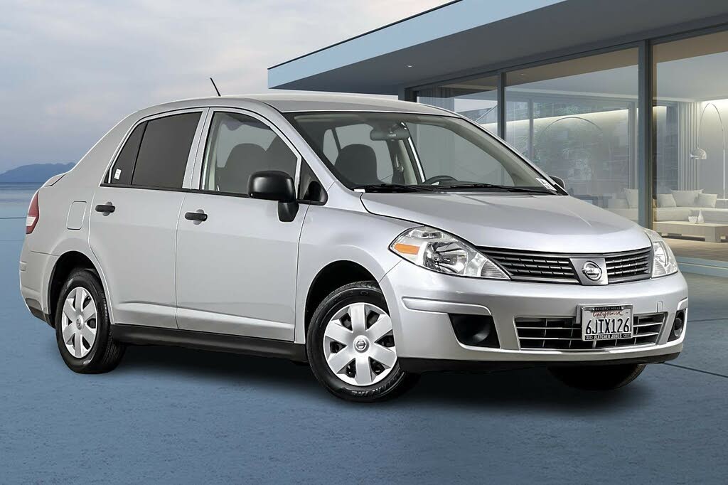 nissan 2009 versa hatchback