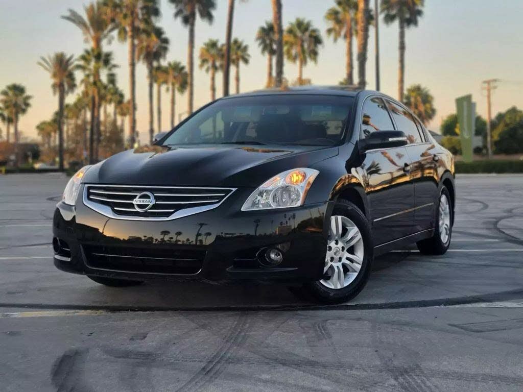 2011 nissan altima 2.5 s black