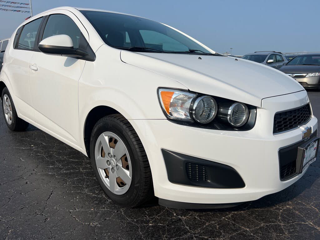 2016 Chevrolet Sonic LS Hatchback FWD