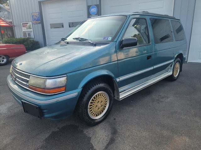 1992 Plymouth Voyager SE