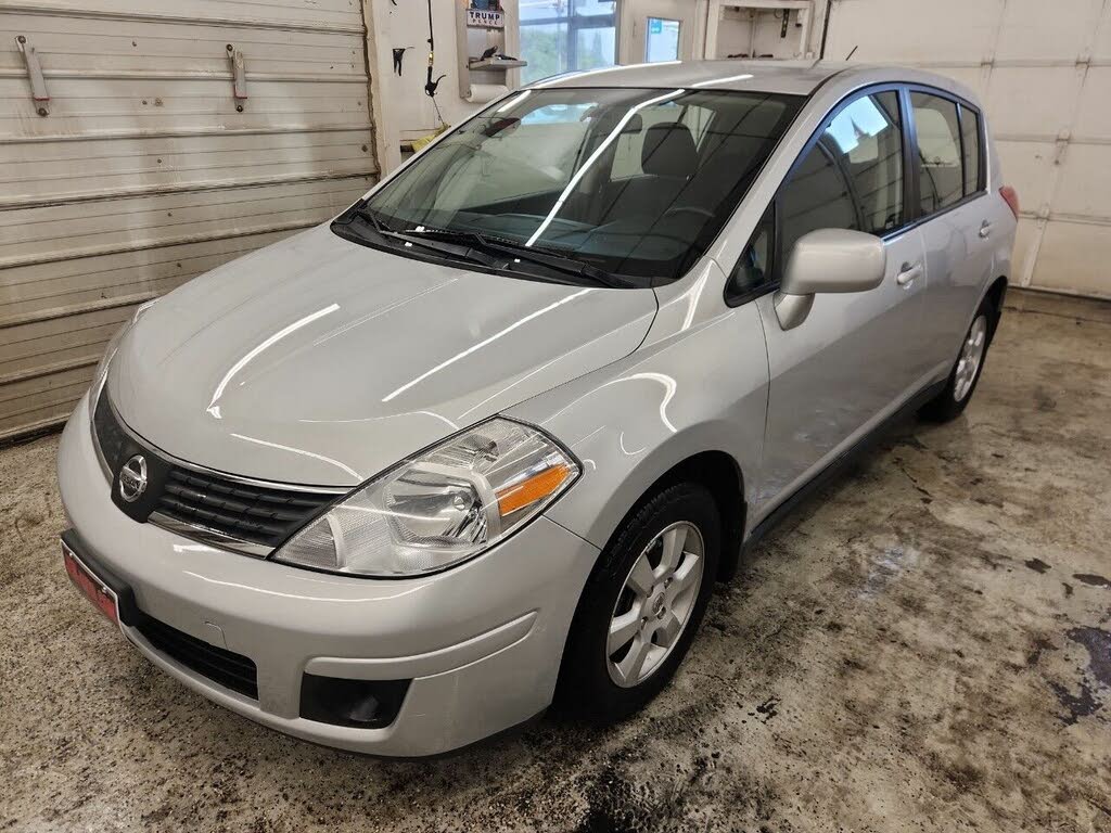 2009 nissan versa sl hatchback for sale