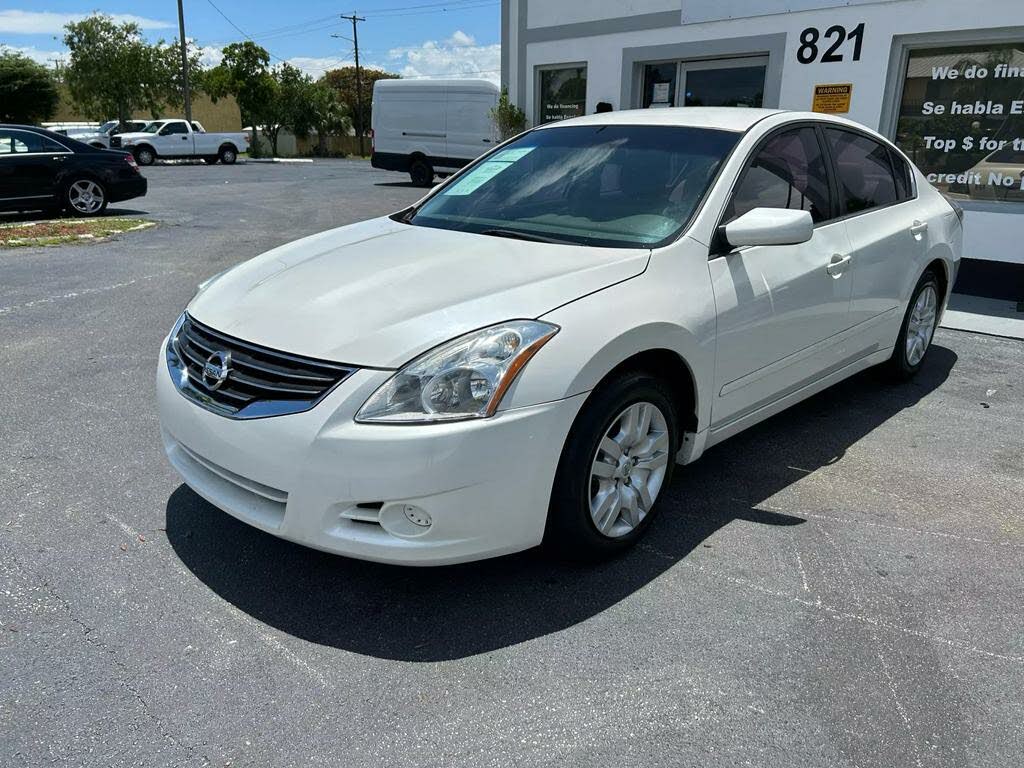 2011 nissan altima 2.5 s white