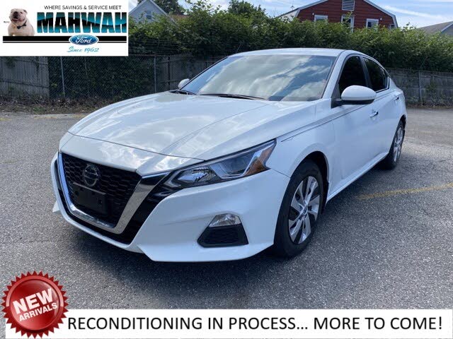 nissan altima white 2019