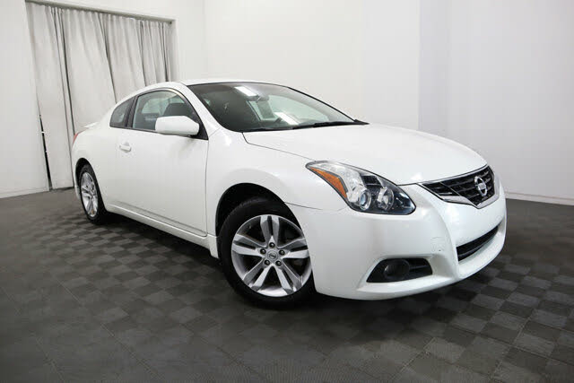 2013 nissan altima coupe white