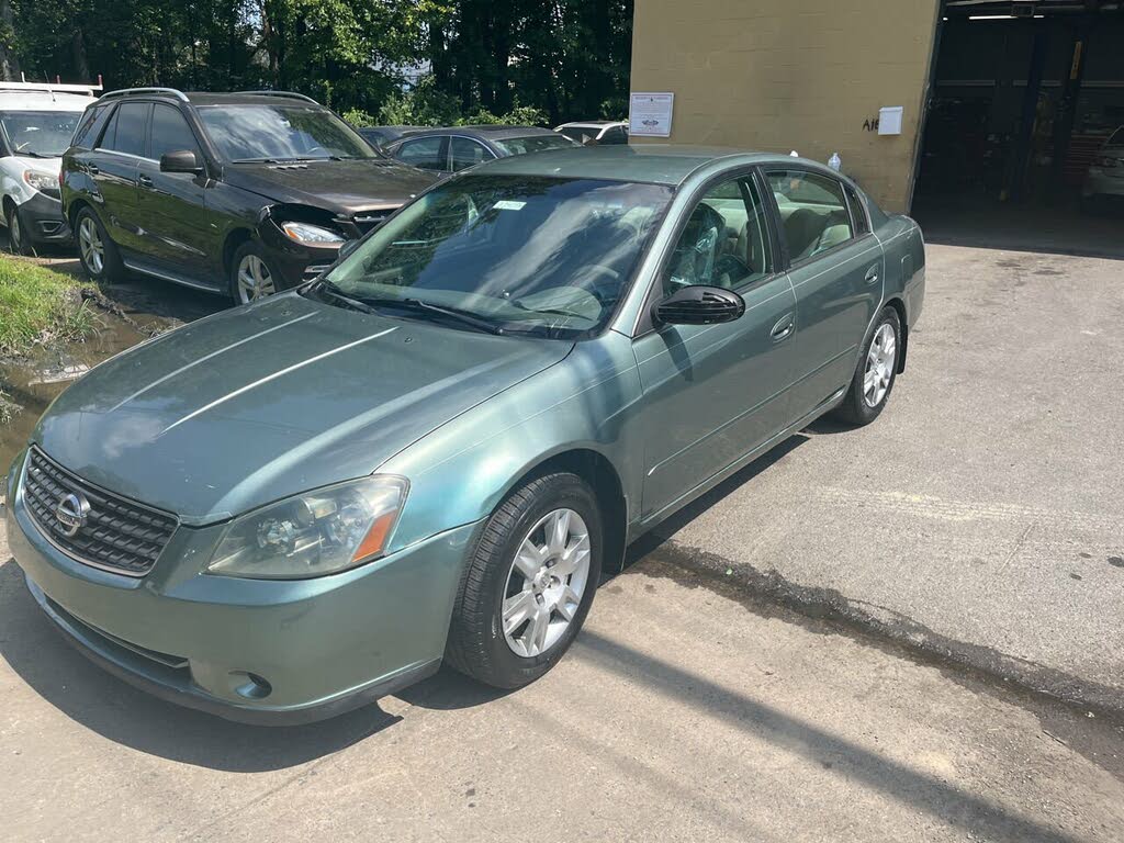 2005 nissan altima green