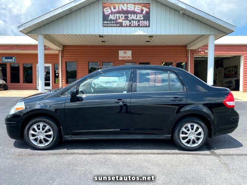 2008 nissan versa black