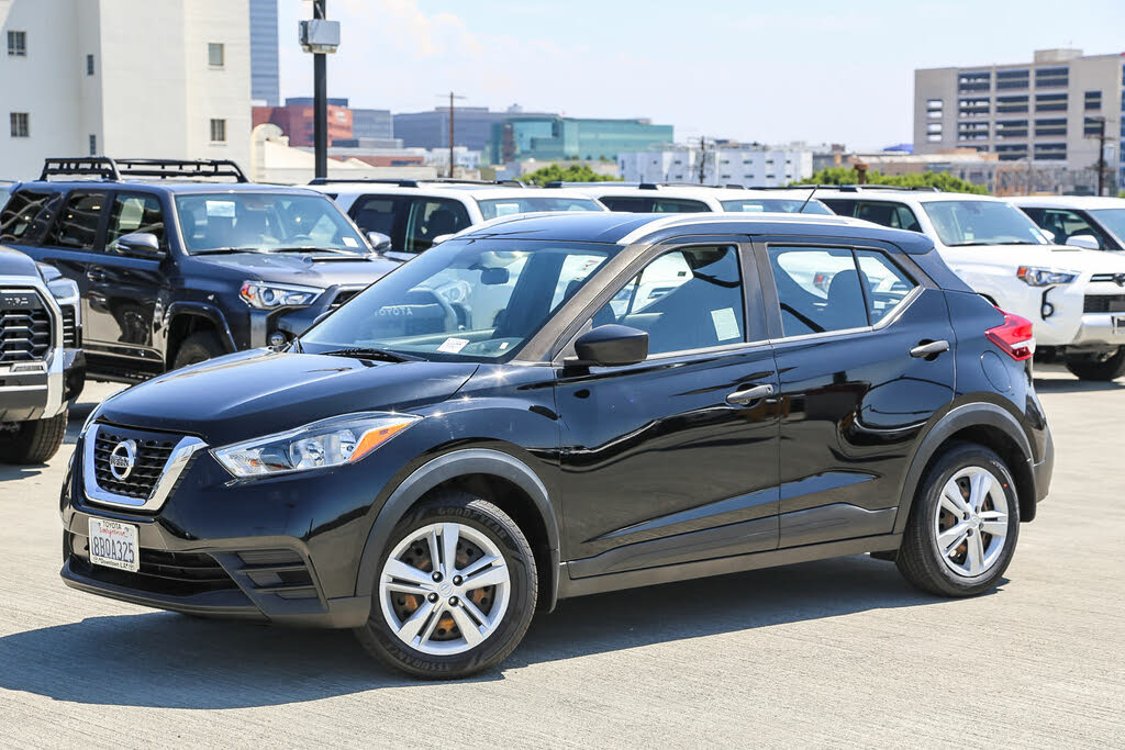 nissan kicks old