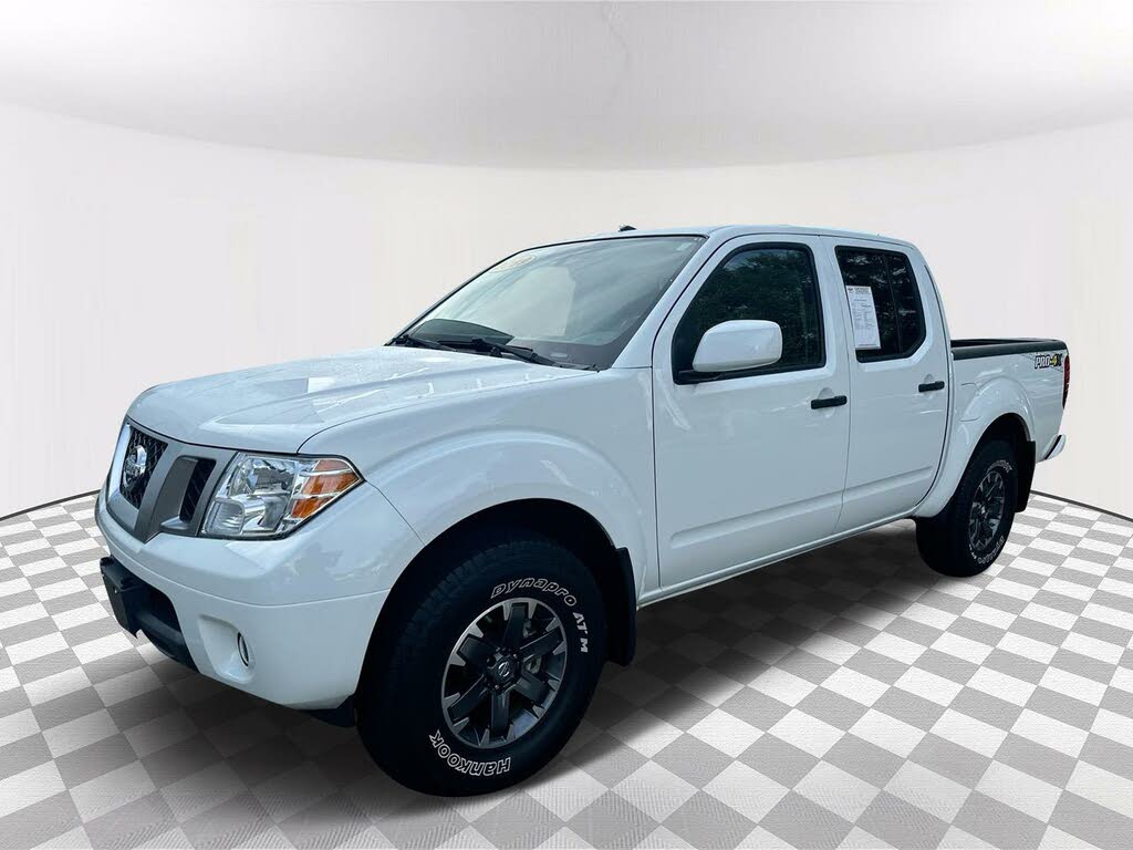 2019 nissan frontier pro 4x white