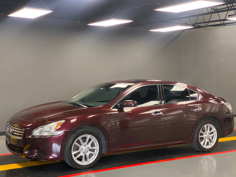 red nissan maxima 2014