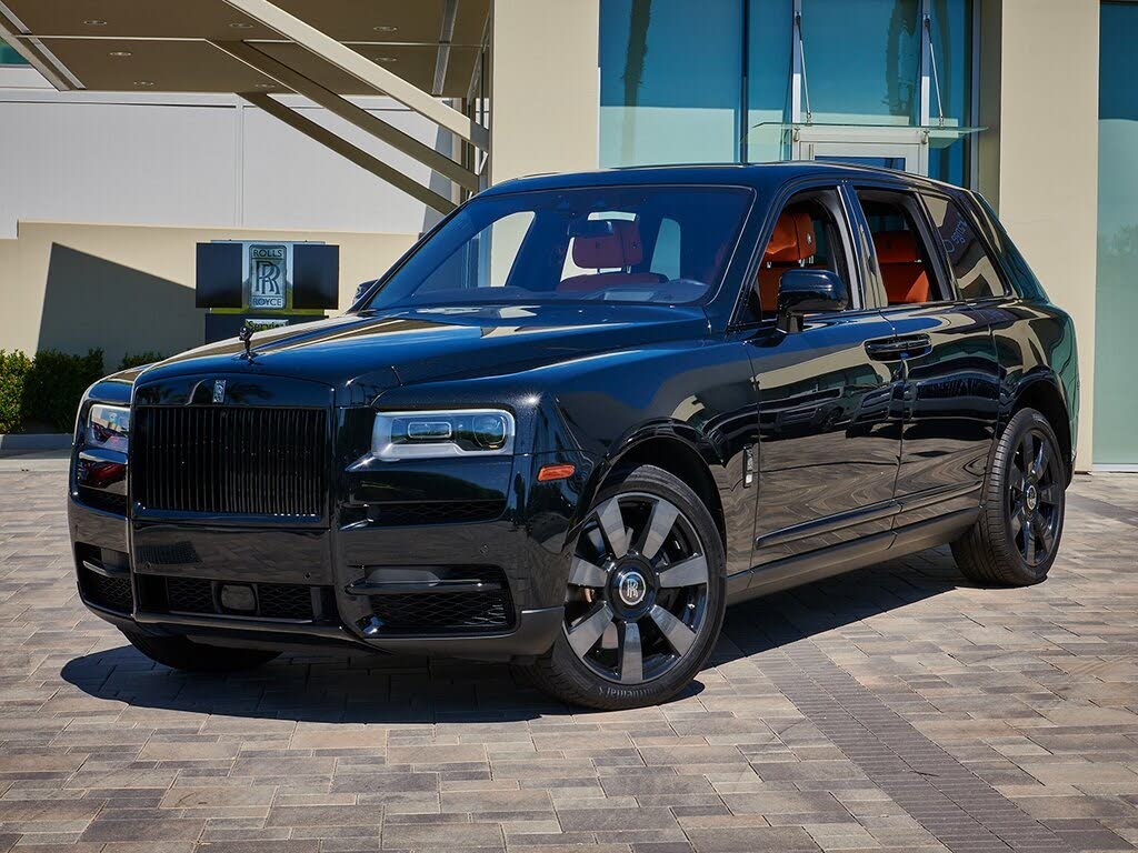 2024 Grey Rolls-Royce Cullinan Black Badge - Luxury SUV in Detail 